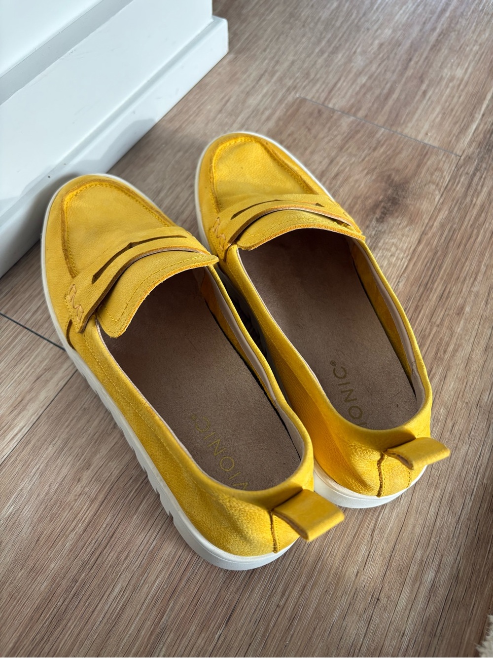 Vionic Uptown Loafer — Daffodil Yellow Suede Classic Colorful Comfy Chic Size 9 - Picture 10 of 13